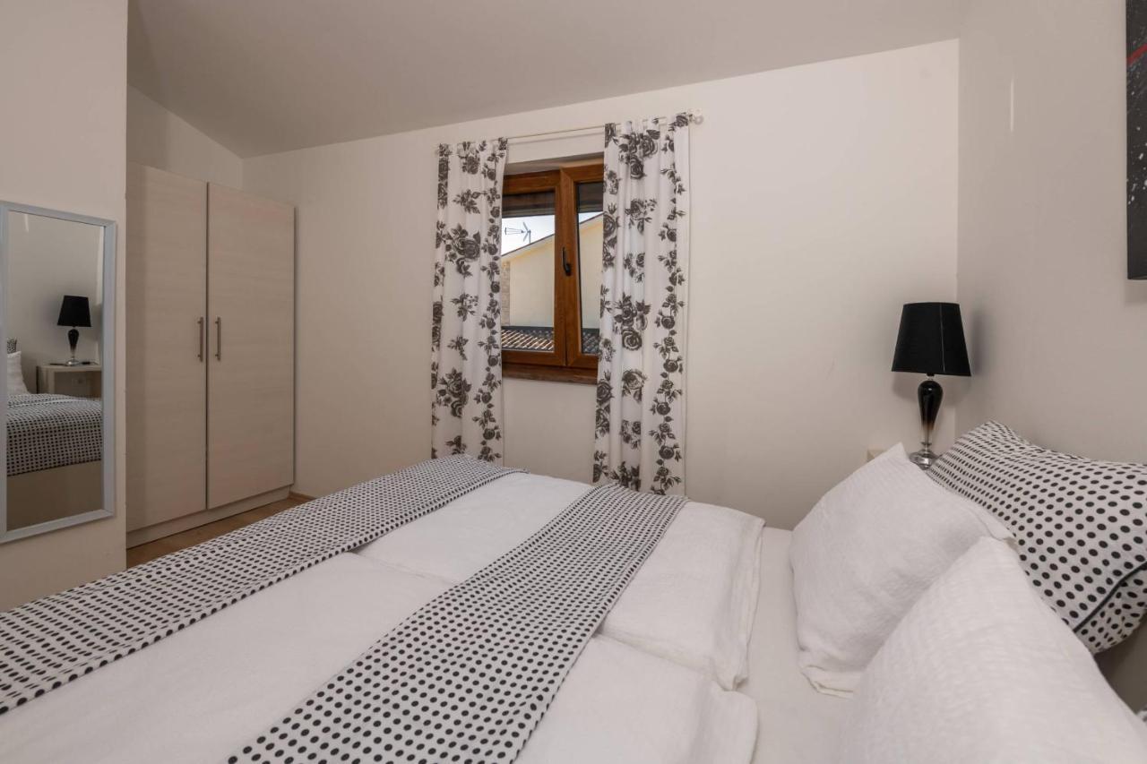 Apartmani Jana Пореч Екстер'єр фото